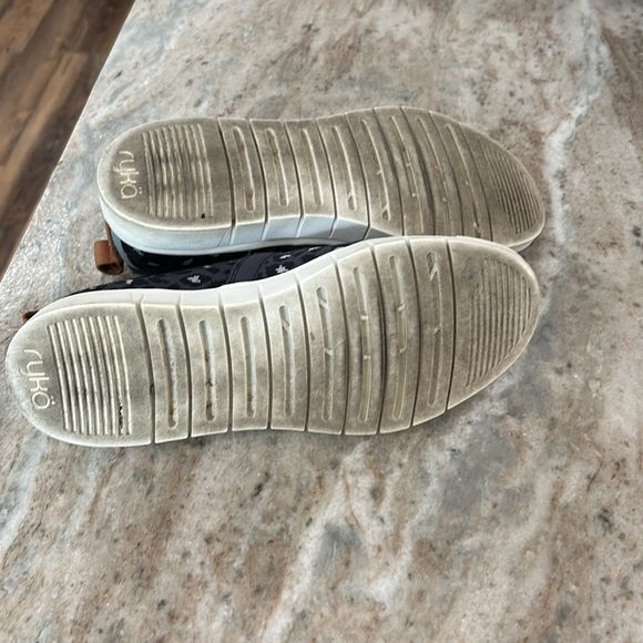 Ryka Hera Slip-On Sneaker leopard print gray,white,black size 9.5M - Picture 7 of 10